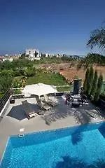 Elessa Villa *
